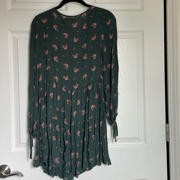 Urban Outfitters Floral Dress - Picture 3 of 5